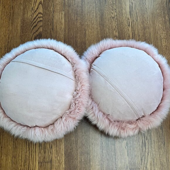 Article (Retired) Lanna Round Pink Sheepskin Pair of Pillows - EUC - So Soft! - Picture 8 of 11